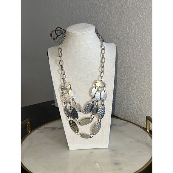 Necklace bib layered oval metal hammered 3 layers silver tone EUC 11” - Picture 1 of 4